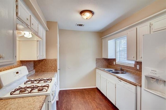 Building Photo - 3635 Dawnwood Dr, Spring, TX 77380