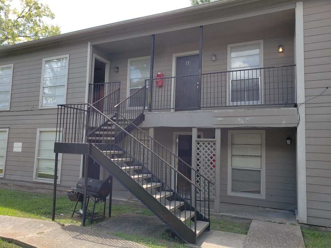 Primary Photo - 4610 Maddox St