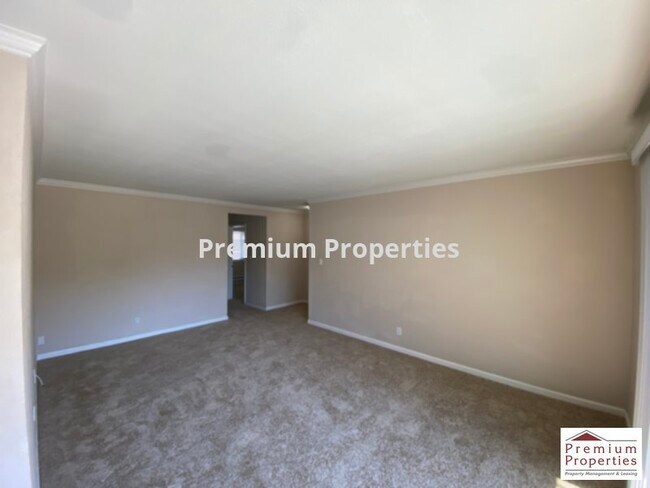 Building Photo - 315 Masters Ct