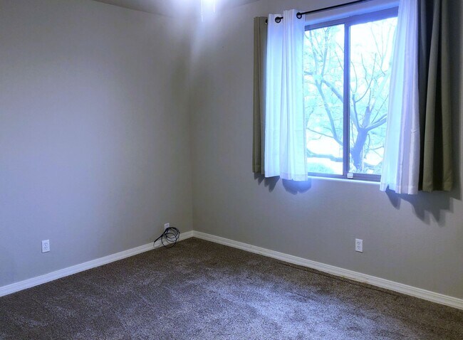 Foto del edificio - Bright & Efficient Solar Home with Spacious Open Layout