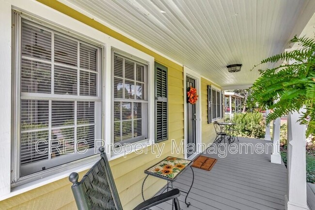 Foto del edificio - 204 S Hampton St