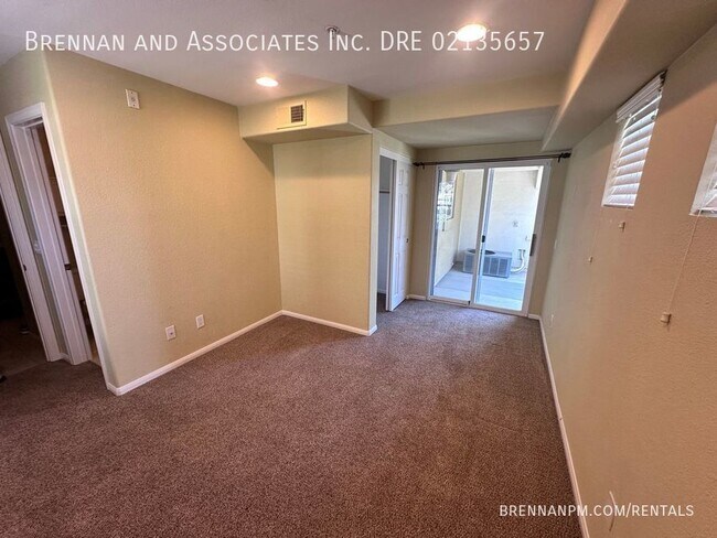 Foto del edificio - 2728 Farragut Rd