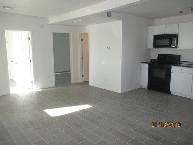 Building Photo - 421 E. President Street #1