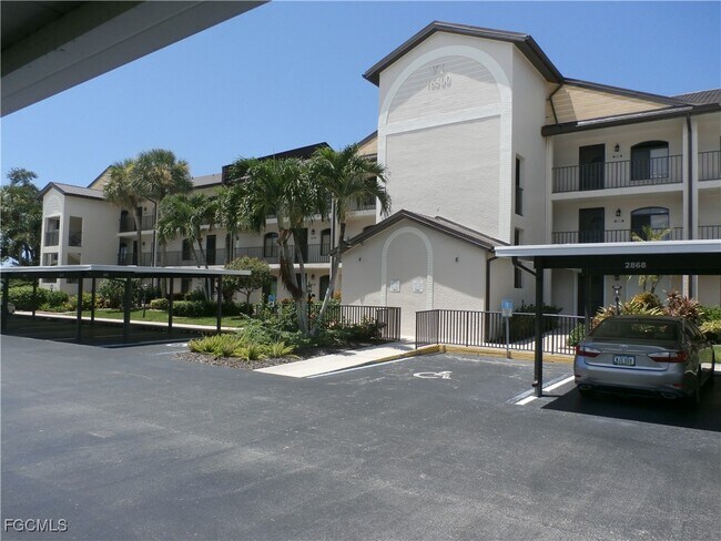 Foto del edificio - 16500 Kelly Cove Dr