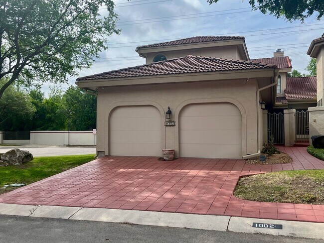 Foto del edificio - Meticulously Maintained 2/2.5 Townhome in ...
