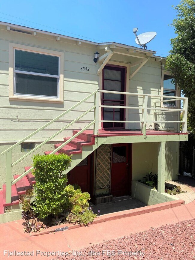 Foto del edificio - 3540-3546 1st Ave