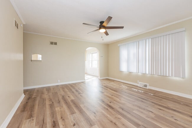 Building Photo - 3126 S Pershing Dr