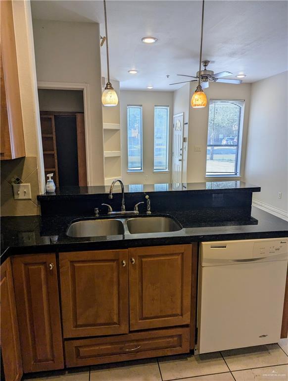 Foto del edificio - 8 N 49th St