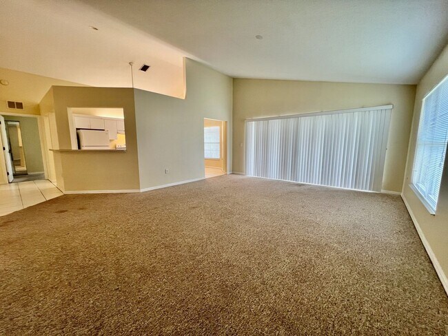 Foto del edificio - 3 bedroom 2 bathroom home in Plantation bay