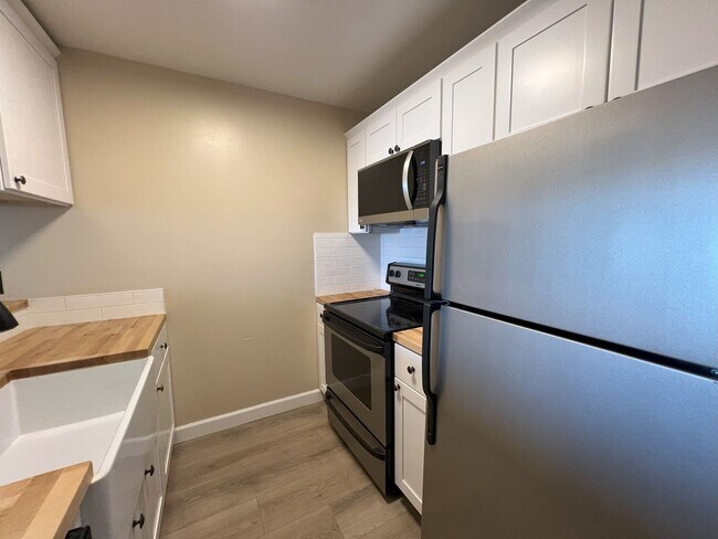 Foto del edificio - Newly renovated 2 bedroom 2.5 bath condo