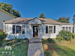 Building Photo - 122 S Gardner Ave