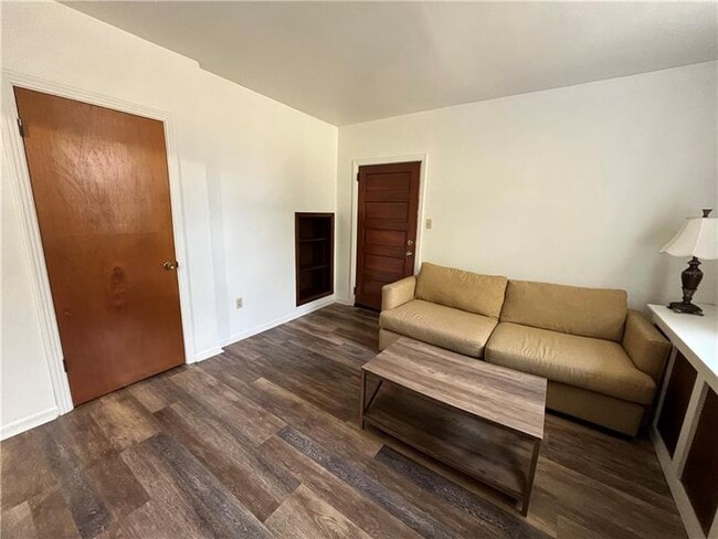 Building Photo - 1601 Hillsdale Ave