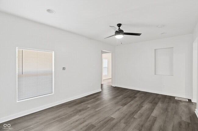 Foto del edificio - 3644 N Parker Ave