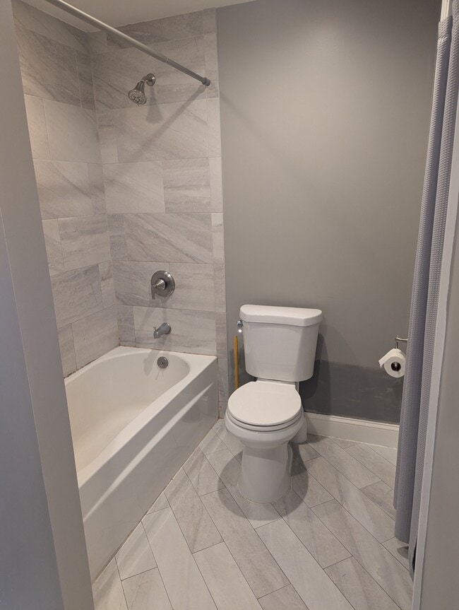 Building Photo - 300 Cedar St