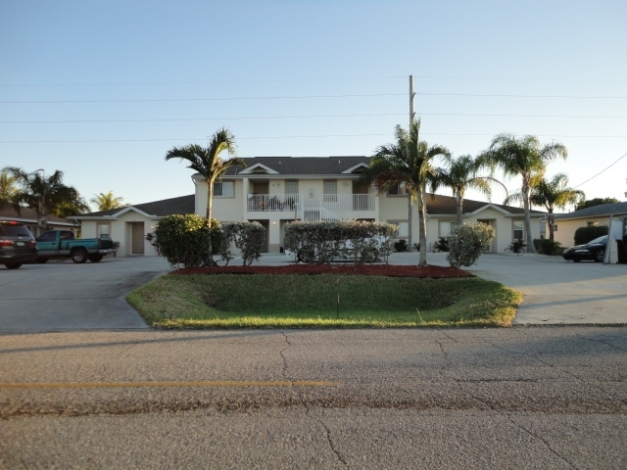 Primary Photo - 1016 SW 47th Ter
