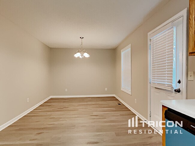 Building Photo - 112 Lofty Pine Ln