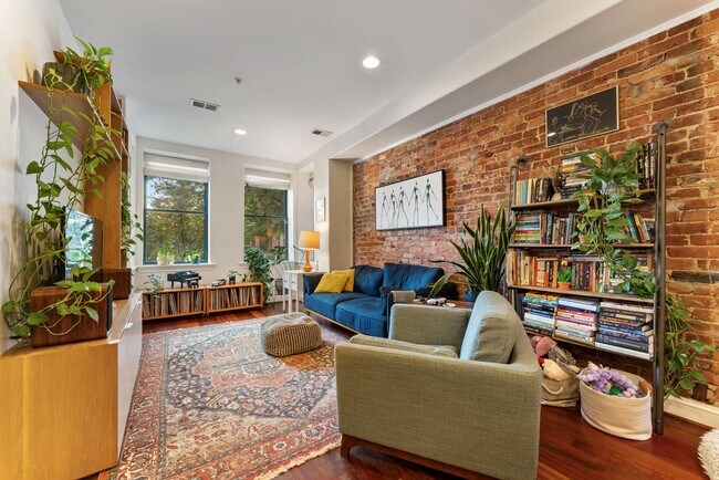 Foto del edificio - 1105 Park Rd NW