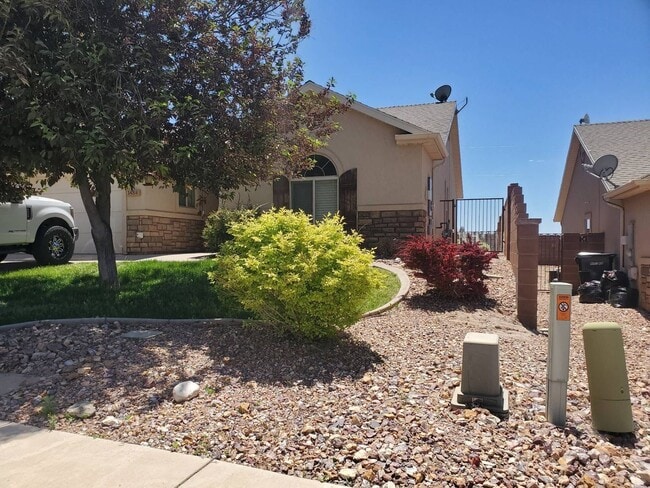 Building Photo - Southern View Subdivision Townhome