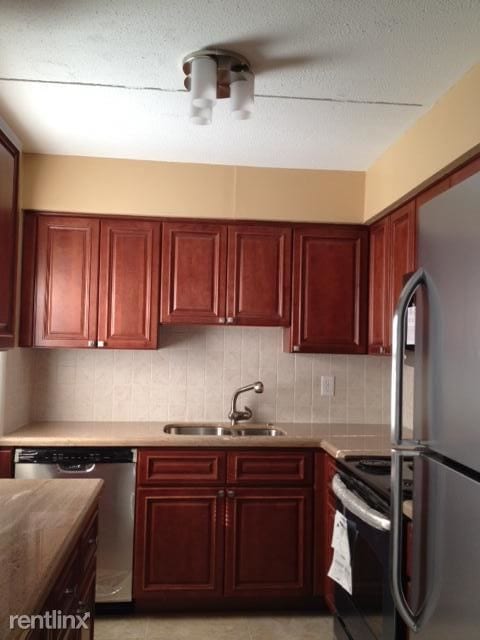 Building Photo - 3 br, 2 bath Condo - 510 Prosperity Farms Rd