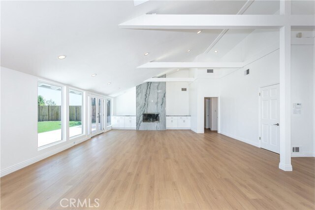 Building Photo - 16973 Strawberry Dr