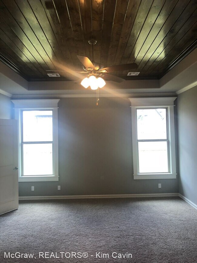 Building Photo - 4 br, 3 bath House - 437 E. 130th St. S.