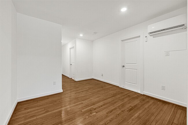 Foto del edificio - 6620 Lawndale St