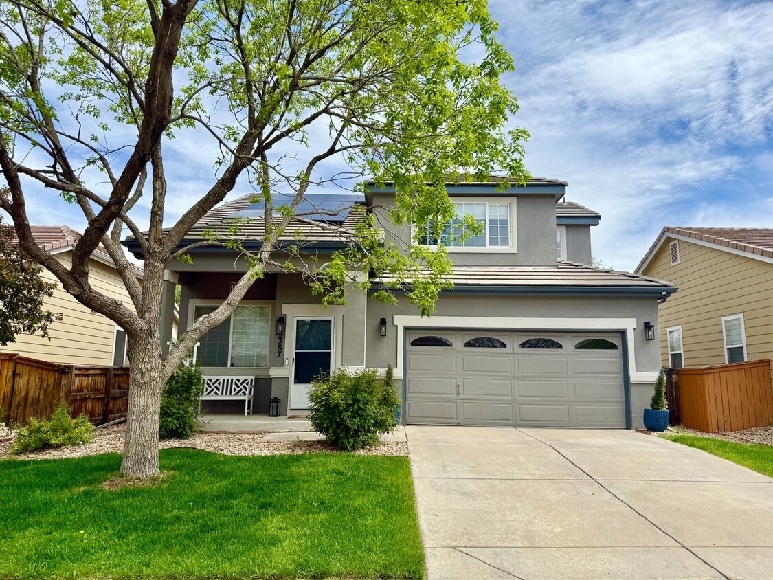 Beautifully Remodeled Home Backing to Open Space & High Line Canal Trail! - Beautifully Remodeled Home Backing to Open Space & High Line Canal Trail!