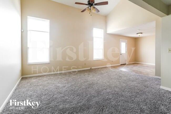 Building Photo - 3955 Rosette Dr