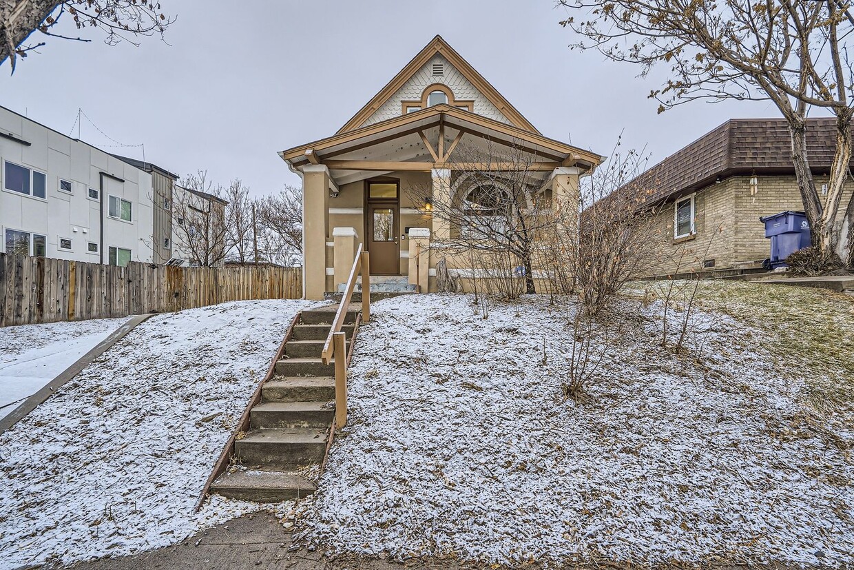 LOCATION! Blocks to Bronco's Stadium, light rail, park, Sloan's Lake. ALL Utilities Included! Ov... - LOCATION! Blocks to Bronco's Stadium, light rail, park, Sloan's Lake. ALL Utilities Included! Ov...