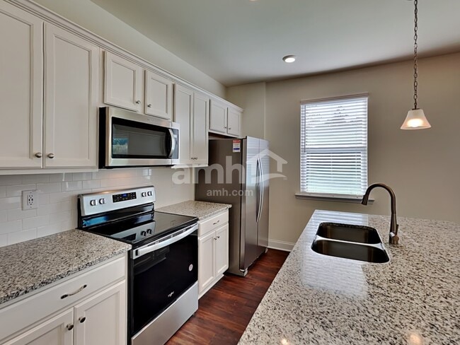 Building Photo - 866 Headland Wy