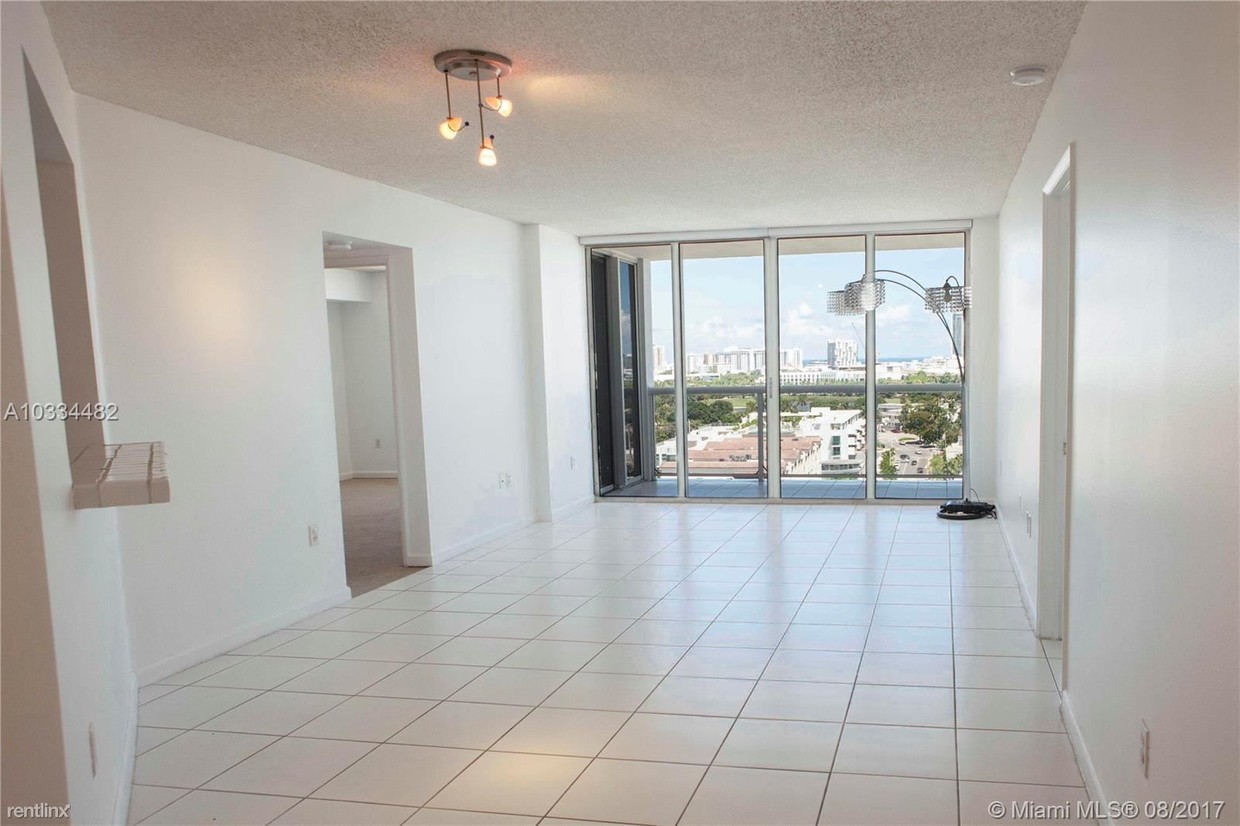 Foto principal - 1900 Sunset Harbour Dr
