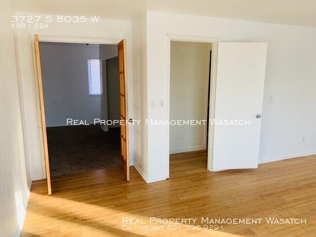 Building Photo - 5 Bedroom 2 Bath Magna Home!