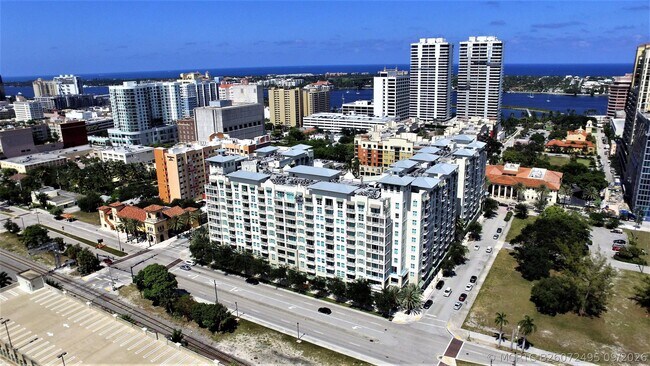 Foto del edificio - 480 Hibiscus St