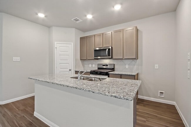Building Photo - 2416 Bluefish Ct