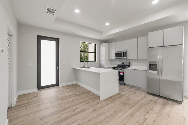 Foto del edificio - 3302 56th St W