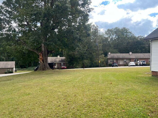 Foto del edificio - 2 Bedroom, 1 Bathroom in Carrollton City