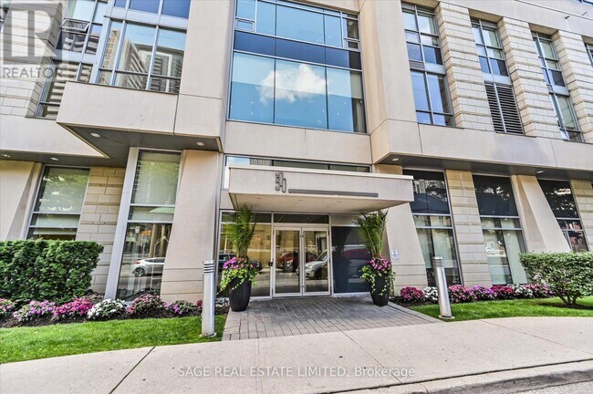 Building Photo - 500-500 Sherbourne St