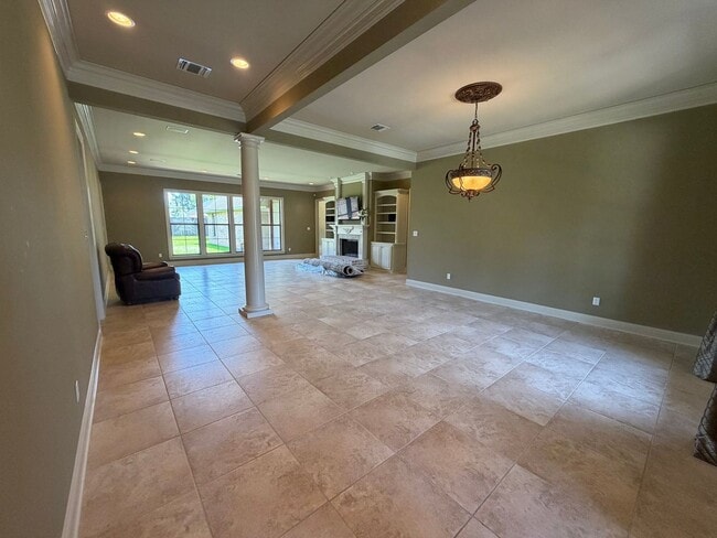 Building Photo - Gorgeous 4 bedroom, 3 Bathroom Home in Lakeside on Long Lake