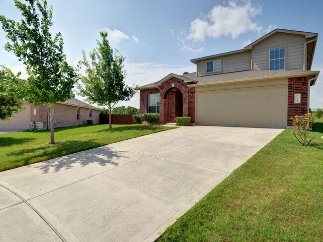Building Photo - Spacious 2 story with cul-de-sac location
