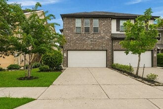 Building Photo - 8734 Laurel Crest Dr