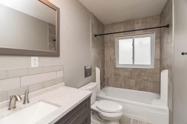 Foto del edificio - 226 Norwick Rd SW