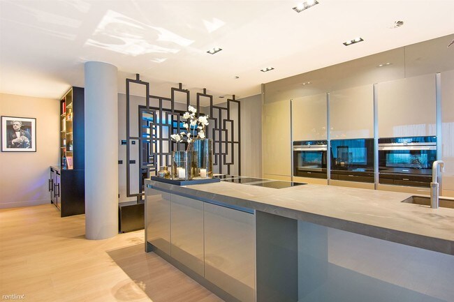 Foto del edificio - 1310 E Ocean Blvd