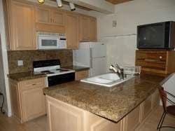 Building Photo - 3 br, 2 bath Condo - Racquet Club 83