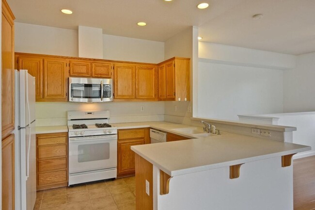 Kitchen - 24 Crystal Ct