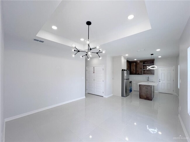 Building Photo - 2812 S Links Dr
