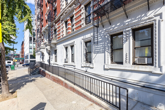 Building Photo - 364 W 123rd St