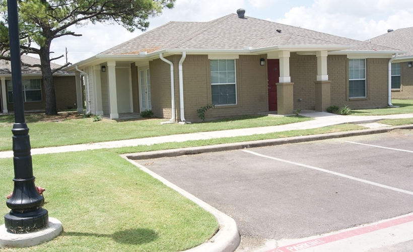 Primary Photo - Magnolia Plaza Apartments