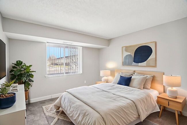 Building Photo - Cambridge on Ford