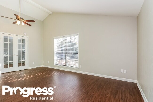 Building Photo - 2326 Sunflower Dr