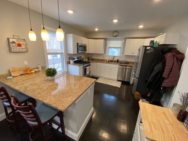 Photo - 65 Saint Marys St Apartments